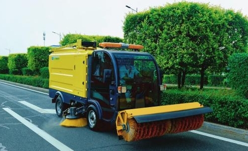 BLD-60DGS 純電動(dòng)深度洗掃車(圖1) BLD-60DGS 純電動(dòng)深度洗掃車(圖1)